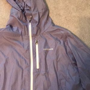 PATAGONIA RAINCOAT NEVER WORN !!!!